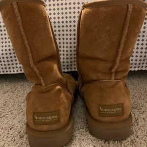 Kookaburra by Ugg boots